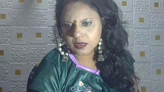 Snapshot of Sexy_komolika chatting on March 18, 5:21 pm Sexy komolika online show from March 18, 5:21 pm