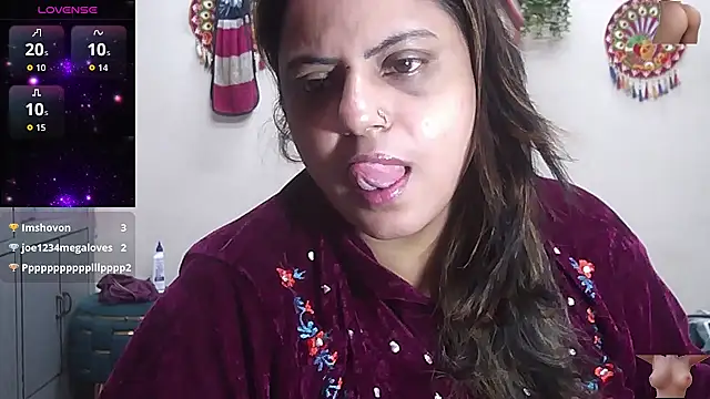 Snapshot of Sexy_komolika chatting on October 4, 3:04 am Sexy komolika online show from October 4, 3:04 am