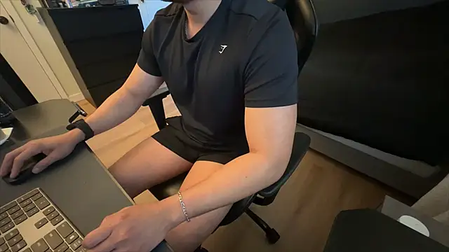 charlie s2534 online show from May 14, 6:26 pm