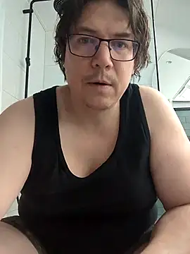 Snapshot of owned_by_goddess_laurie chatting on May 14, 5:58 am owned by goddess laurie online show from May 14, 5:58 am