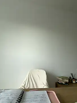 streetdoll online show from October 31, 8:15 am