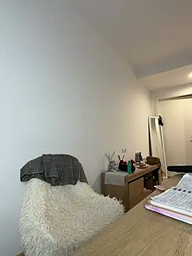 Snapshot of streetdoll chatting on February 13, 7:37 am streetdoll online show from February 13, 7:37 am