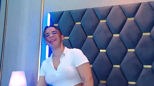 ThaniaJones online show from November 13, 12:15 pm