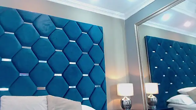 ThaniaJones online show from March 25, 12:11 pm