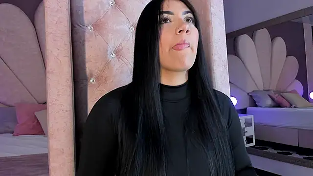 PaulinaDuarte online show from March 6, 11:28 am