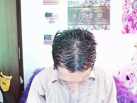 Snapshot of deivid_estrada chatting on December 14, 3:25 pm deivid estrada online show from December 14, 3:25 pm