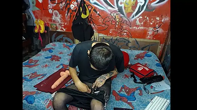 Snapshot of deivid_estrada chatting on February 5, 4:25 pm deivid estrada online show from February 5, 4:25 pm