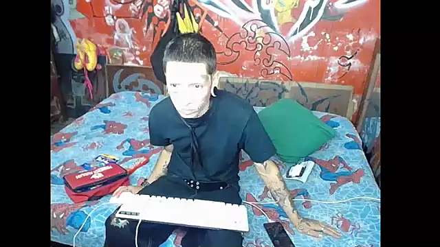 Snapshot of deivid_estrada chatting on February 10, 4:04 pm deivid estrada online show from February 10, 4:04 pm