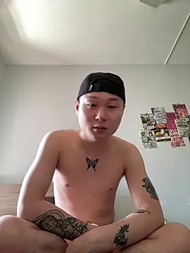 Snapshot of Eric246 chatting on February 12, 5:02 am Eric246 online show from February 12, 5:02 am