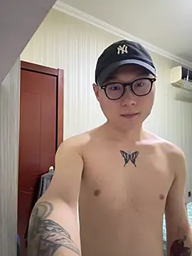 Snapshot of Eric246 chatting on February 26, 3:55 pm Eric246 online show from February 26, 3:55 pm