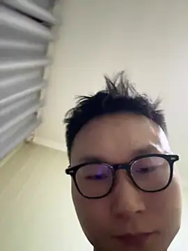 Snapshot of Eric246 chatting on February 27, 7:03 pm Eric246 online show from February 27, 7:03 pm