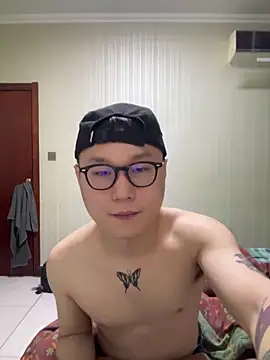 Snapshot of Eric246 chatting on March 7, 5:21 pm Eric246 online show from March 7, 5:21 pm