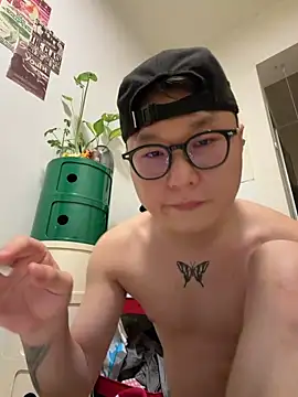 Snapshot of Eric246 chatting on June 28, 6:47 pm Eric246 online show from June 28, 6:47 pm