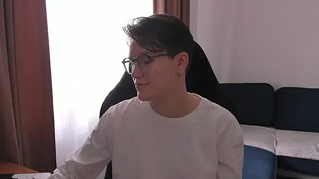 JessieFlower online show from April 22, 8:17 am