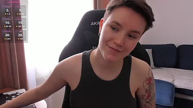 Snapshot of JessieFlower chatting on June 3, 7:44 am JessieFlower online show from June 3, 7:44 am