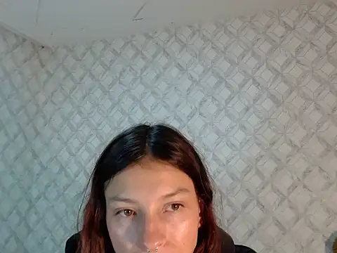 Snapshot of Emma-Wilson chatting on May 8, 5:24 am Emma-Wilson online show from May 8, 5:24 am