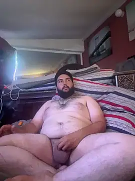Snapshot of bigdickgio6923 chatting on May 27, 12:29 am bigdickgio6923 online show from May 27, 12:29 am