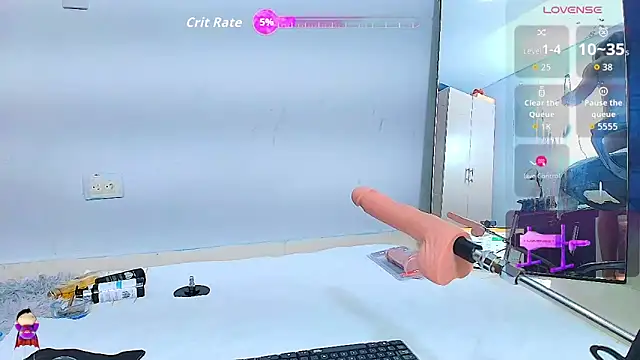 dominic brandd23 online show from March 26, 12:50 am