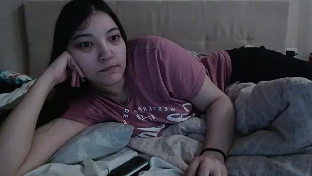 Snapshot of AlisaDevis chatting on May 9, 6:07 am AlisaDevis online show from May 9, 6:07 am