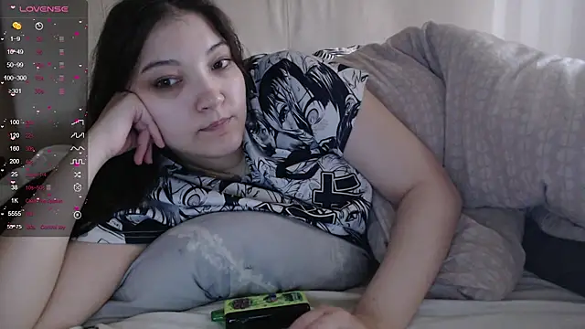 Snapshot of AlisaDevis chatting on June 28, 5:02 am AlisaDevis online show from June 28, 5:02 am