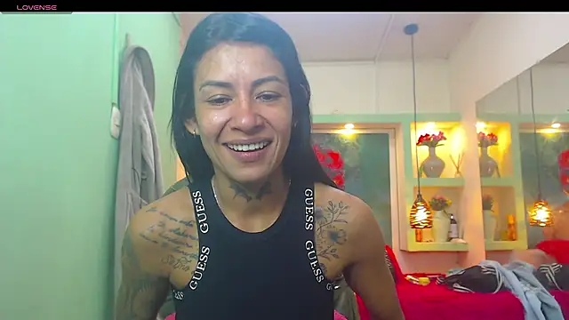 lorenapinto online show from May 25, 4:07 am