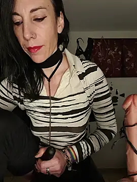 freyamoret online show from April 20, 2:25 am