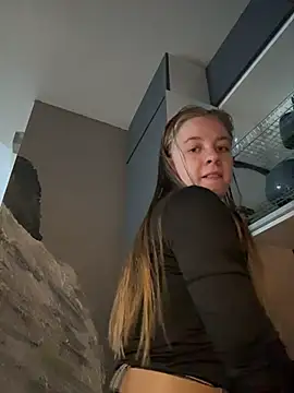 candy maggie online show from November 18, 9:47 am