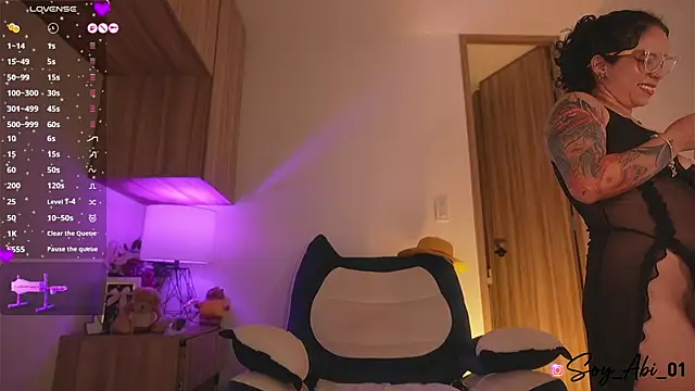 soy abi  online show from April 29, 11:11 pm