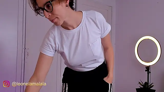 cuddlingbunny online show from November 3, 2:18 pm