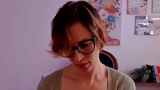 cuddlingbunny online show from December 5, 5:20 pm