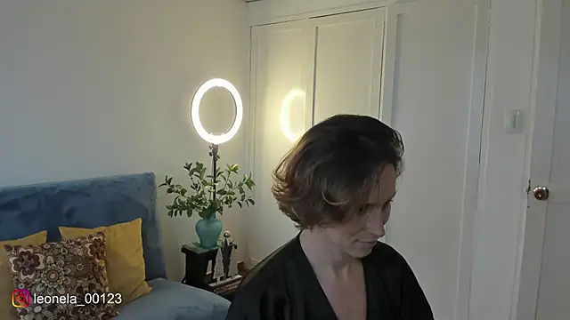 cuddlingbunny online show from January 12, 8:03 pm