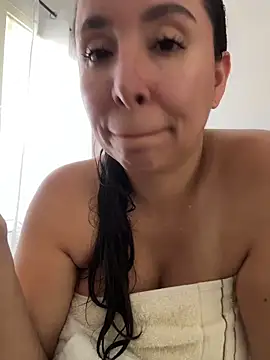 Snapshot of emely_sexx20 chatting on February 8, 3:48 pm emely sexx20 online show from February 8, 3:48 pm