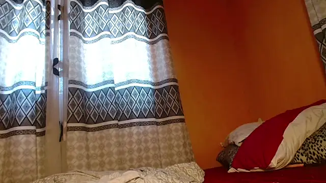 Snapshot of titi_fiesta chatting on March 8, 8:11 am titi fiesta online show from March 8, 8:11 am