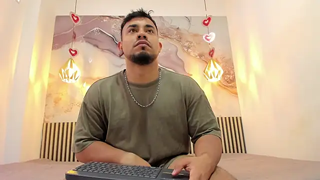 BrianMalonee online show from March 24, 12:10 pm