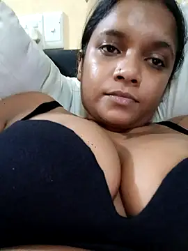 Indianqueen03 online show from March 18, 6:44 pm