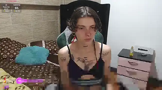 pretty cristal69 online show from December 13, 4:11 am