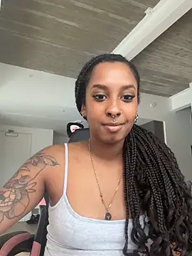 Your Paris online show from December 5, 5:20 pm