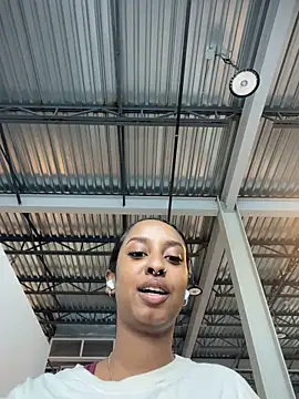 Snapshot of Your_Paris chatting on January 31, 7:11 pm Your Paris online show from January 31, 7:11 pm