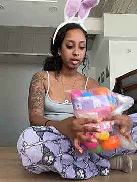 Your Paris online show from April 3, 7:56 pm