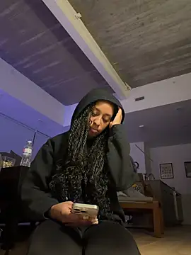 Your Paris online show from April 8, 3:28 am