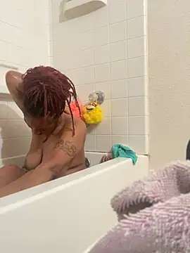 Snapshot of skylarrylee chatting on February 2, 7:52 am skylarrylee online show from February 2, 7:52 am