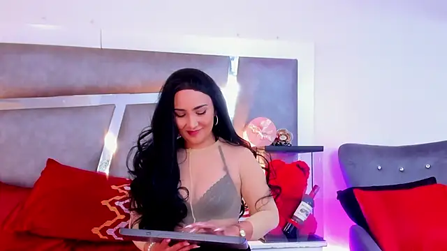 Evangeline Taylorr online show from February 6, 2:15 pm