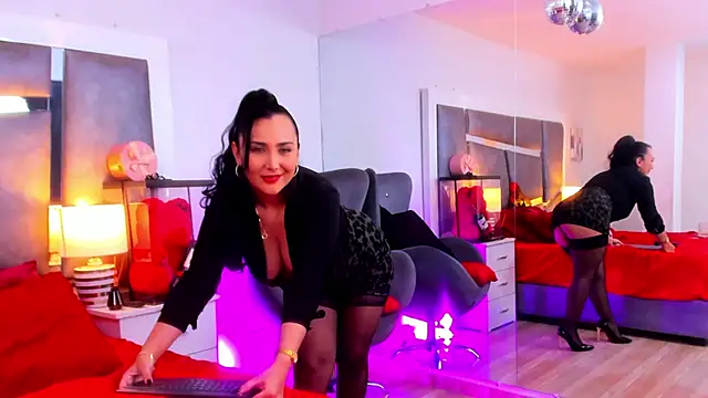 Evangeline Taylorr online show from February 28, 11:12 pm