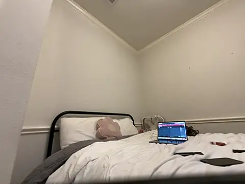 magicalc00ch online show from May 18, 2:07 am