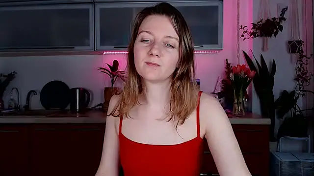 Snapshot of Elly_Helly chatting on January 14, 8:37 pm Elly Helly online show from January 14, 8:37 pm