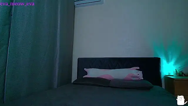 Snapshot of Meow_Eva_Meow chatting on April 30, 9:08 pm Meow Eva Meow online show from April 30, 9:08 pm