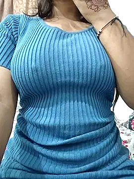 Snapshot of MohiniHott chatting on August 9, 6:07 am MohiniHott online show from August 9, 6:07 am