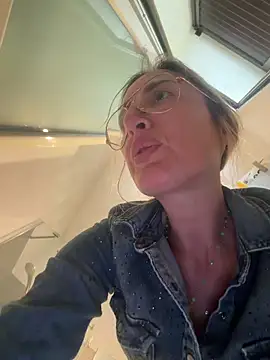 casalinga88 online show from March 12, 12:44 pm