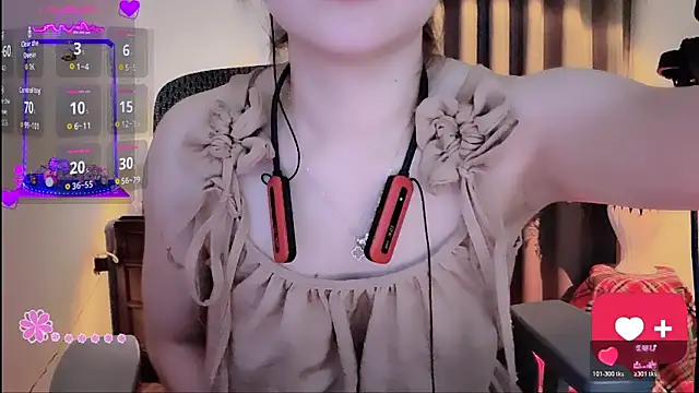 Snapshot of Berrysweet_68 chatting on May 9, 6:02 pm Berrysweet 68 online show from May 9, 6:02 pm