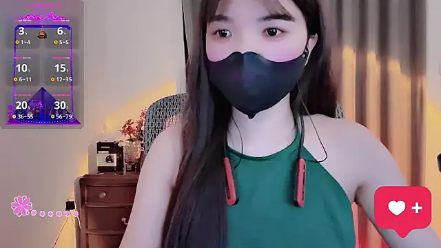Snapshot of Berrysweet_68 chatting on May 31, 8:21 pm Berrysweet 68 online show from May 31, 8:21 pm